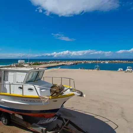 Yiota Harbour House 1 Min Walk To The Beach Apartment