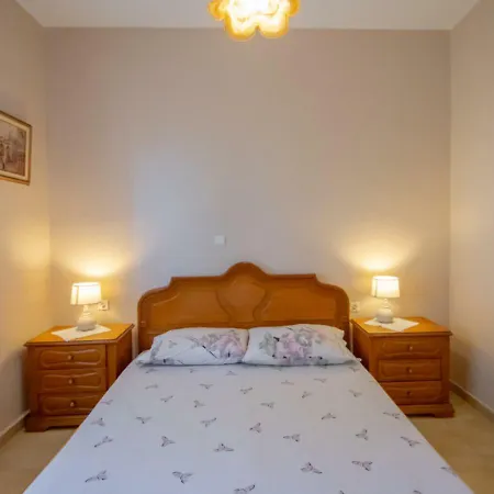 Yiota Harbour House 1 Min Walk To The Beach