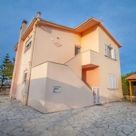 Yiota Harbour House 1 Min Walk To The Beach Appartement *