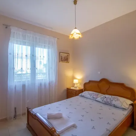 Apartment Yiota Harbour House 1 Min Walk To The Beach *