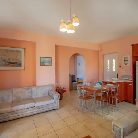 Yiota Harbour House 1 Min Walk To The Beach